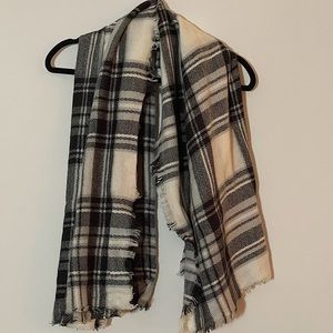 Plaid Blanket Scarf Like New